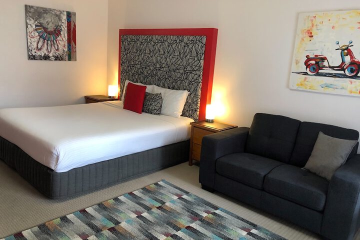 Room 10 of 37
