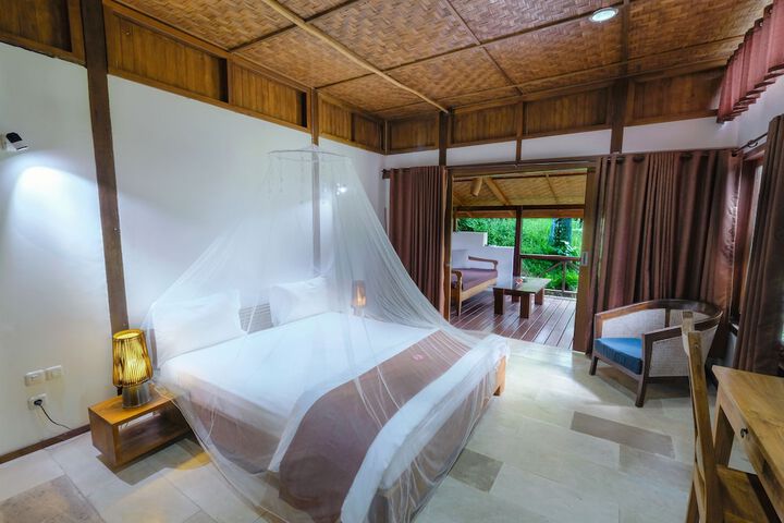 Room 2 of 42