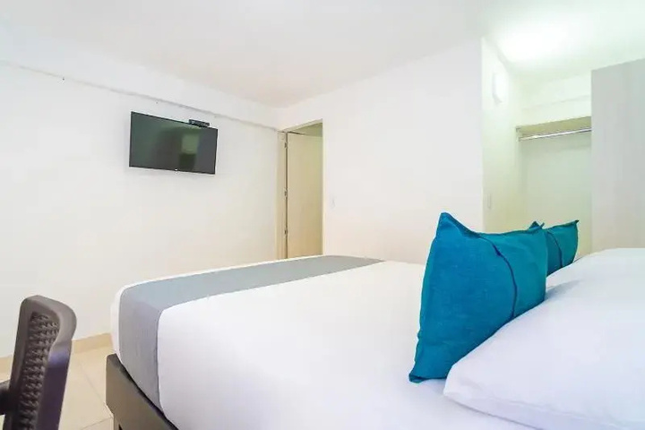 Room 4 of 11