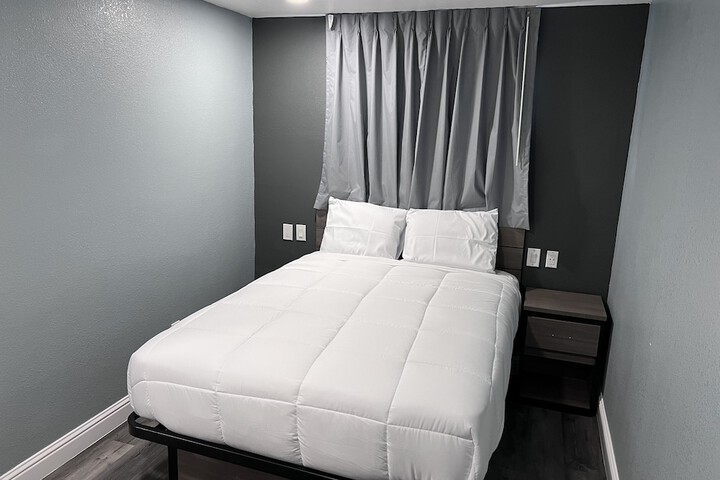 Premier Studio Suite King Bed (7 of 13)