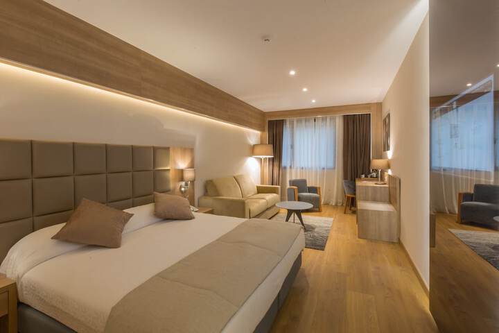 Room 10 of 65