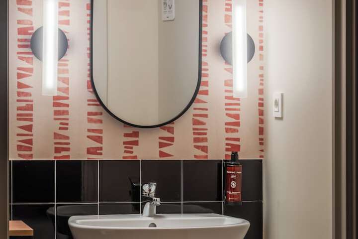 Room 25 of 39