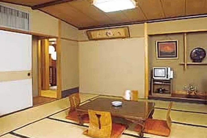 Room 10 of 31