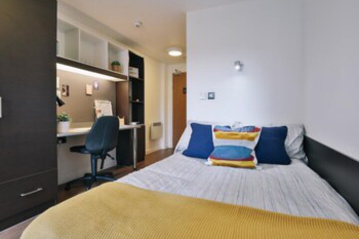 Room 48 of 93