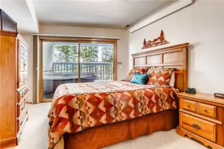 Room 4 of 13