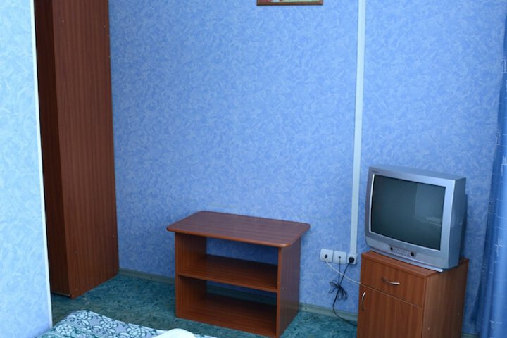 Room 8 of 12