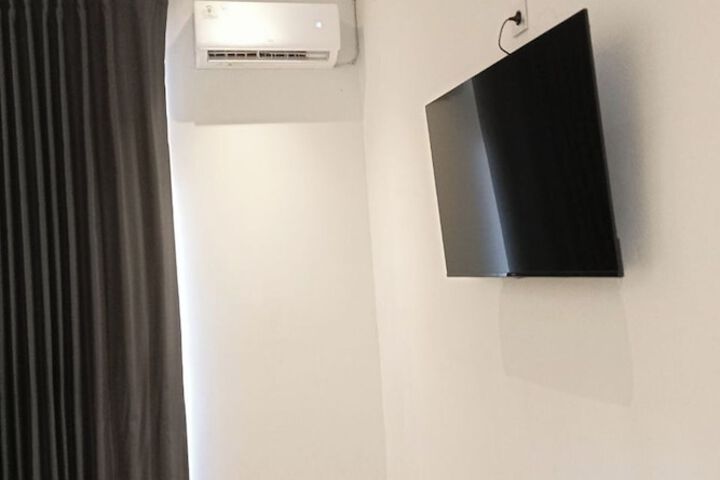 Room 18 of 33