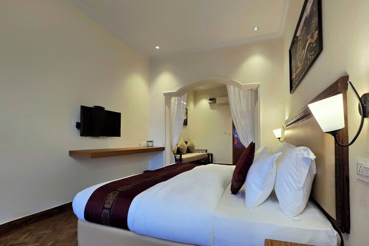 Room 3 of 68
