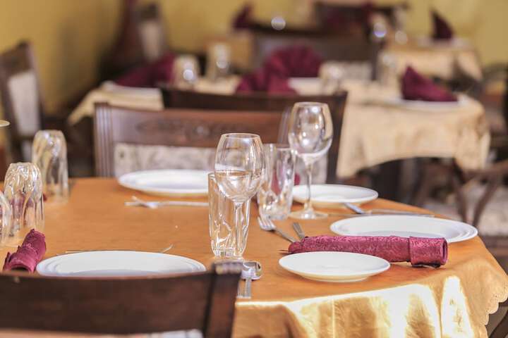 Dining 36 of 52