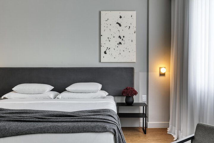 Room 26 of 93