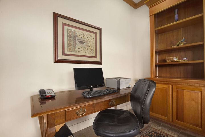Business Center 10 of 10