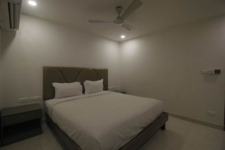 Room 5 of 31