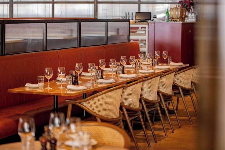 Dining 70 of 77