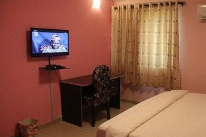Room 62 of 83