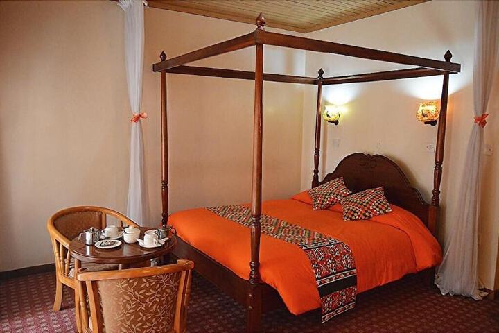 Room 30 of 97