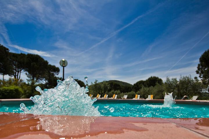 Pools & Facilities