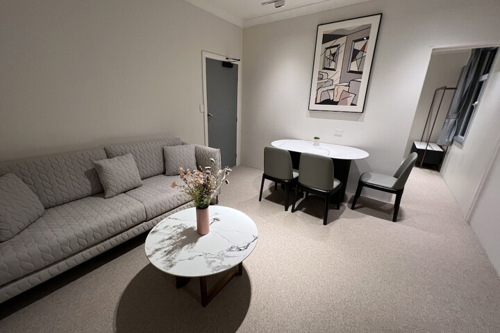 Room 32 of 63