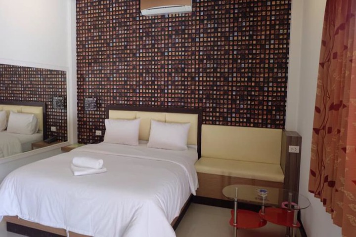 Room 5 of 24