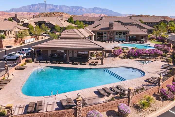 Pool 21 of 47