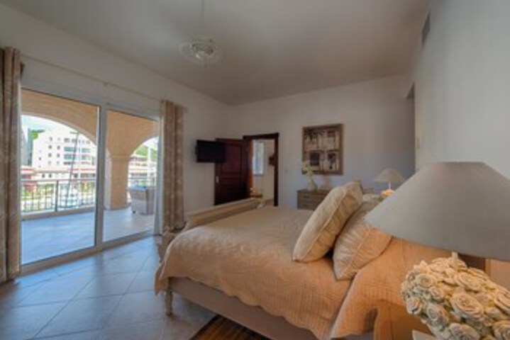Room 18 of 20
