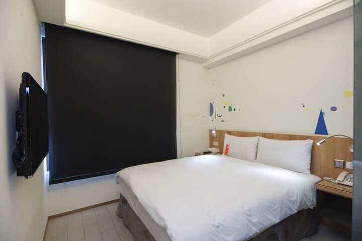 Room 14 of 40