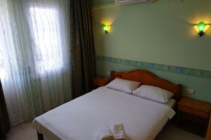 Room 13 of 74