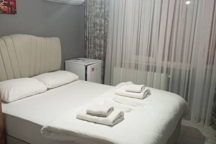 Room 2 of 11