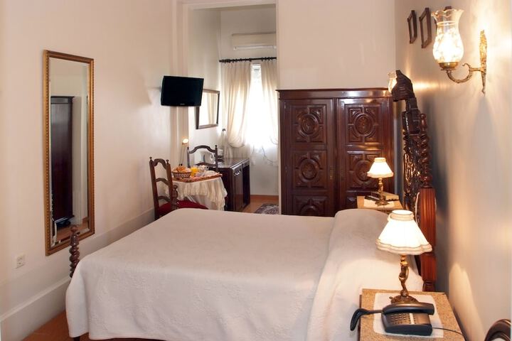 Room 5 of 37