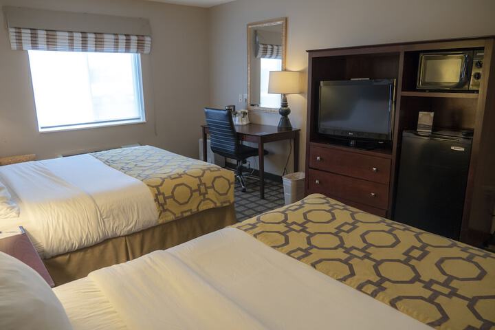 1 Queen Bed Accessible Room (9 of 10)