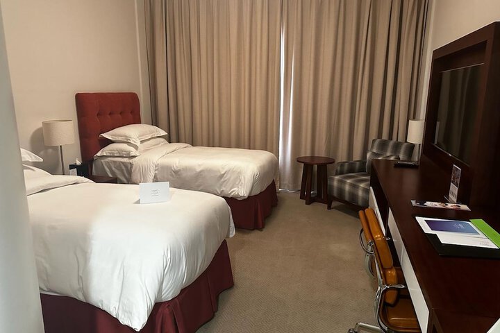 Room 27 of 84
