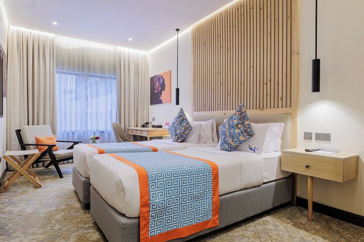 Room 14 of 37
