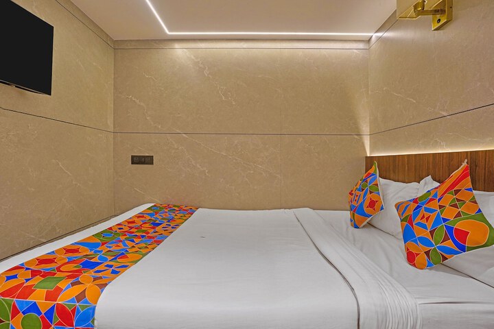 Room 14 of 22
