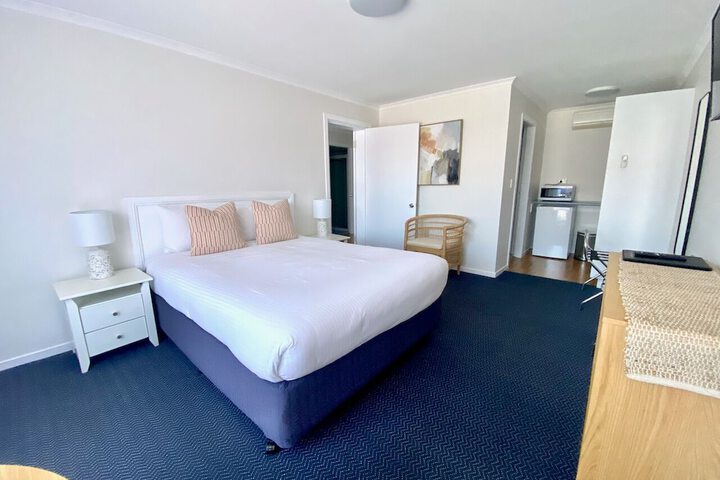 Room 17 of 34