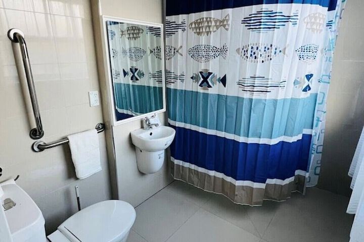 Room 10 of 14