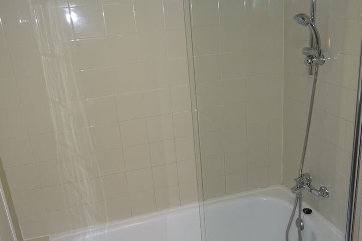 Room 14 of 32