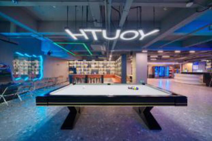 Lvxiaoer Youth Hostel (West Lake Hubin Dingan Road Metro Station Branch)
