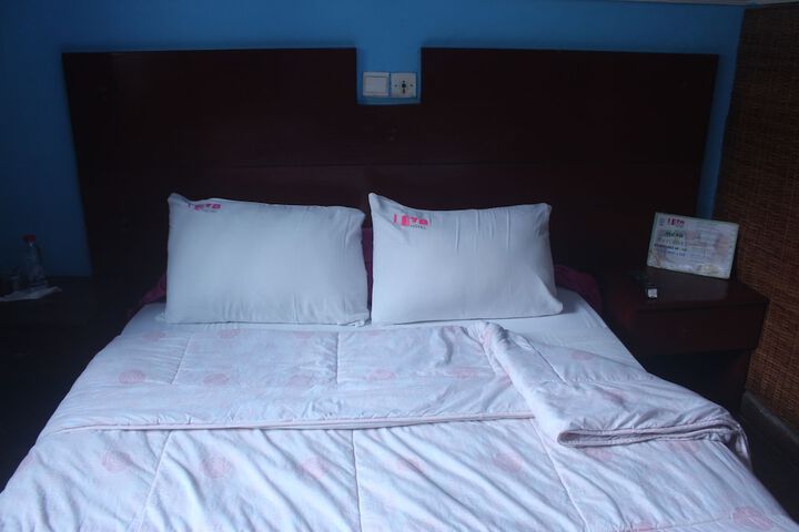 Room 25 of 51