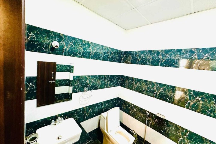 Room 29 of 37