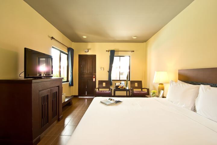 Room 4 of 36