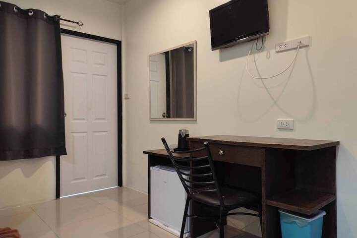 Room 4 of 19