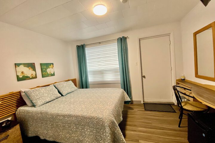 Room 16 of 37