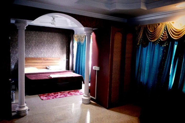 Room 4 of 22
