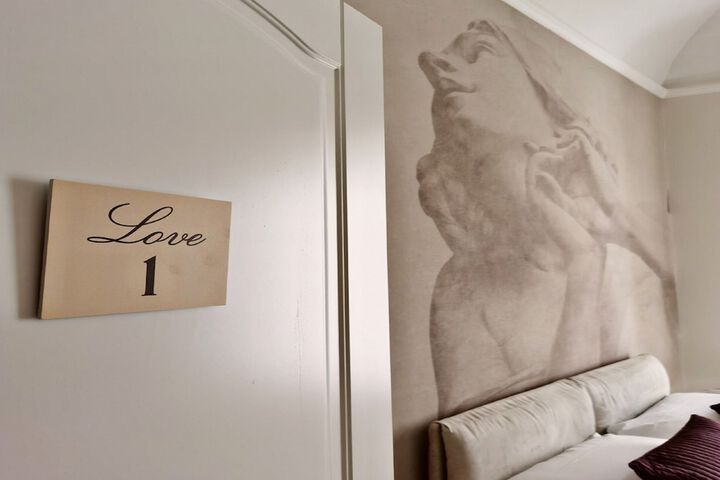 Room 19 of 49