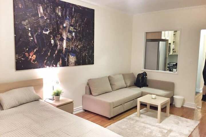 Room 2 of 6