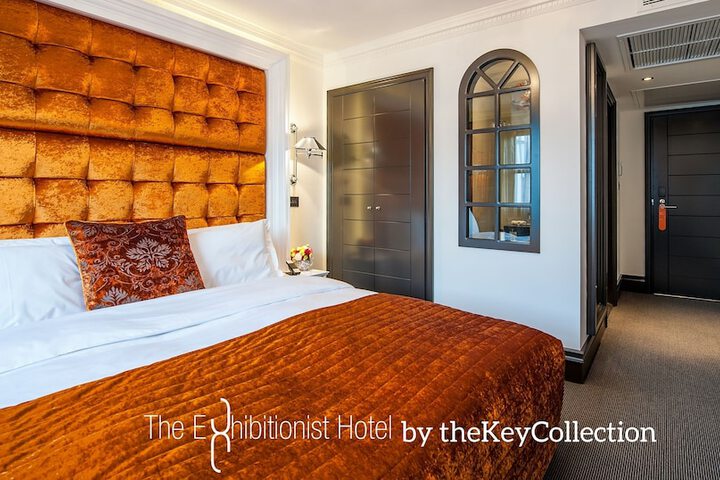 Room 27 of 81