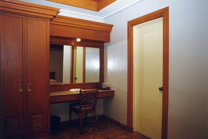 Room 32 of 53