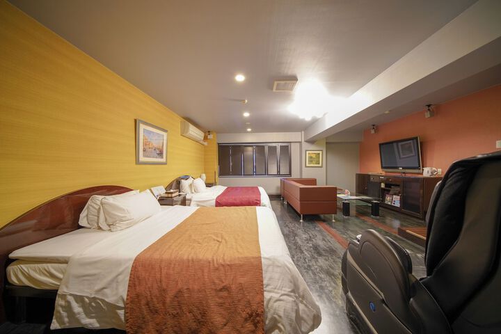 Room 19 of 46