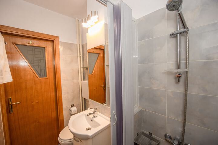 Room 19 of 25