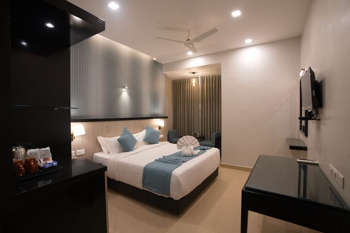 Room 12 of 30