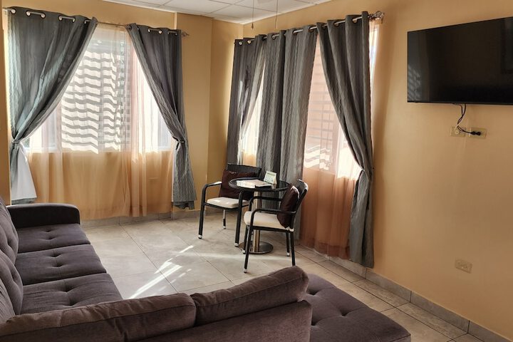 Room 33 of 90